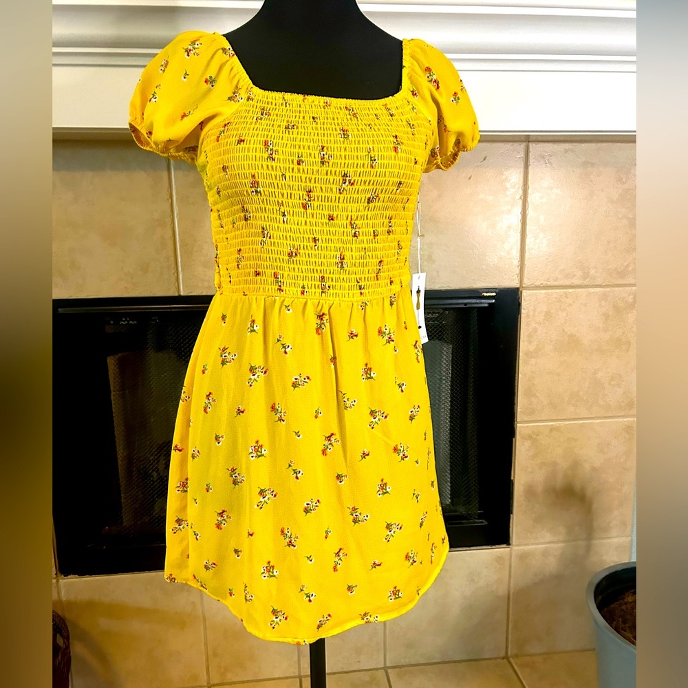 Purple Snow  floral dress. Size S. NWTGS.